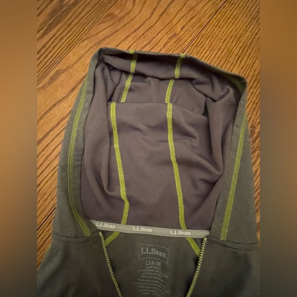 LL Bean 3/4 zip dry wicking hoodie shirt. Boys size 14/16 - Picture 7 of 7